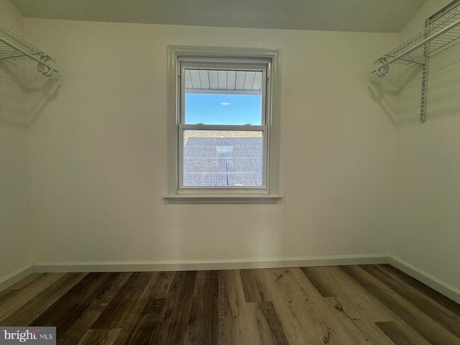 Building Photo - 552 Merchant St