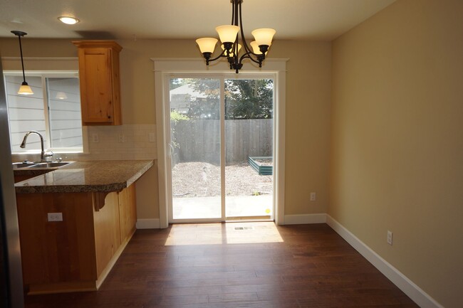Building Photo - NE Piedmont 3-bedroom Beauty! - APPLICATIO...