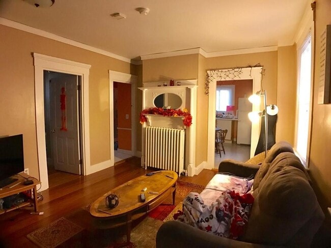 Building Photo - 33 Dennison St