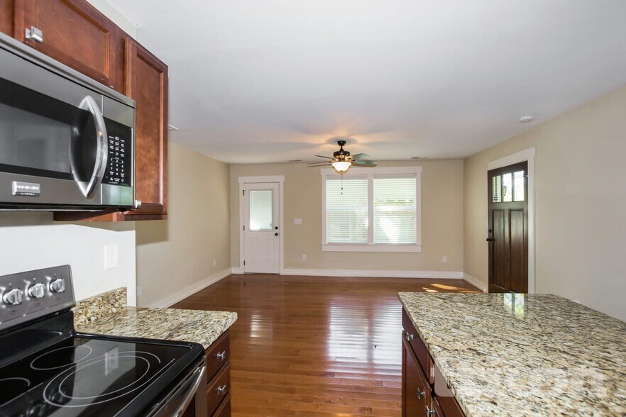 Building Photo - 1753 Dunkirk Dr
