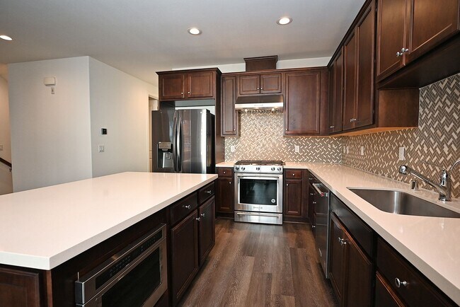 Building Photo - Beautiful Modern 3BR Home in the Heart of Milpitas