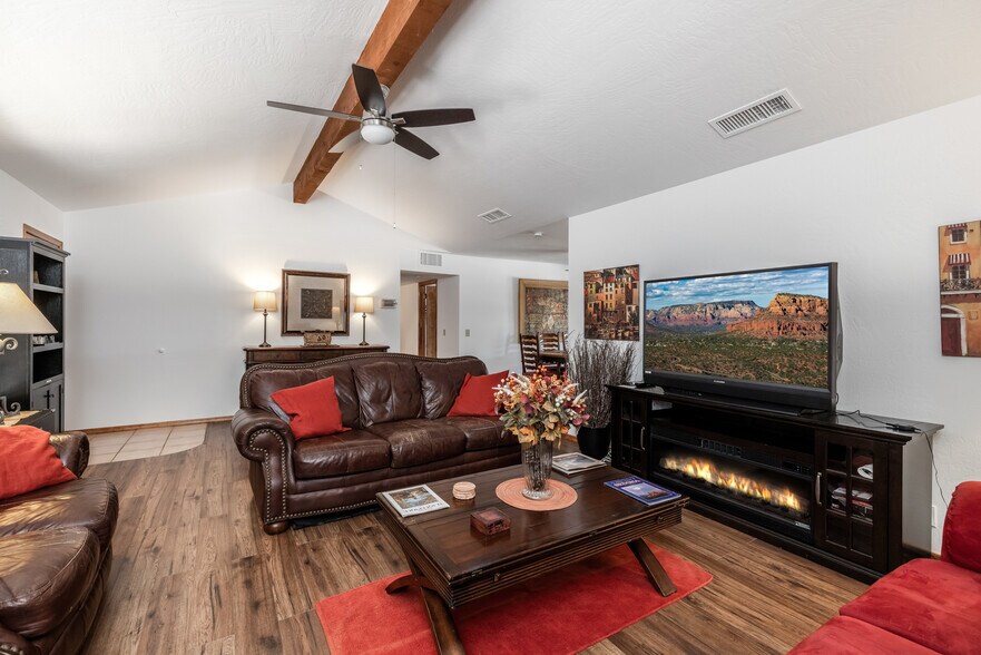 Building Photo - 1325 S Viejo Dr