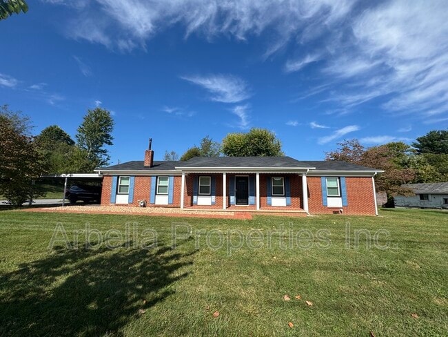 Building Photo - 1713 Seward Dr