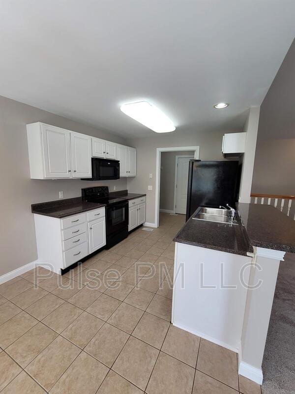 Building Photo - 10189 Chestnut Oak Dr