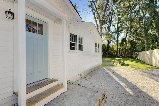 Building Photo - 4737 Aster Dr