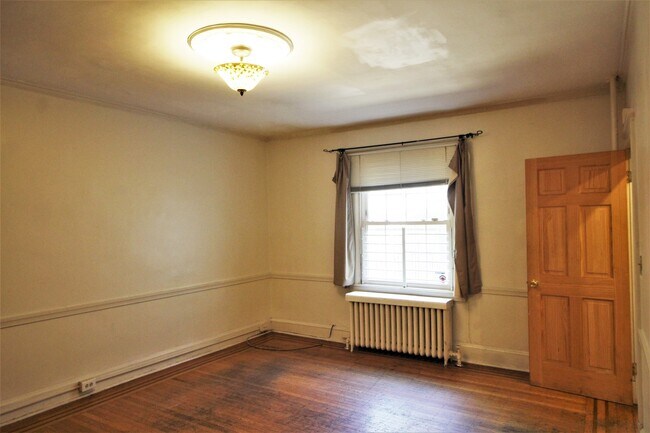Building Photo - 2026/2027 Off-Campus JHU Spacious 5bd/2ba Rowhome OSP & W/D! Available 6/8