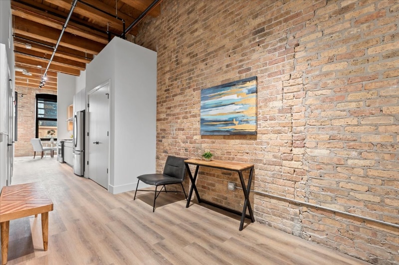 Building Photo - 170 W Ohio St