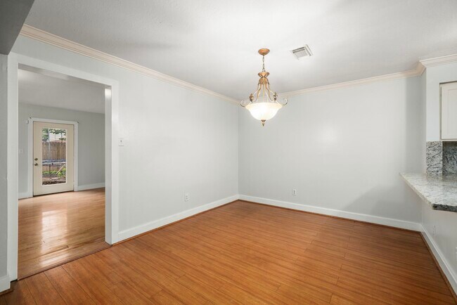 Building Photo - 11607 Zarroll Dr