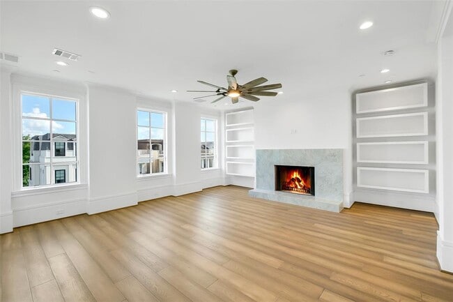 Building Photo - 39 Crain Sq Blvd