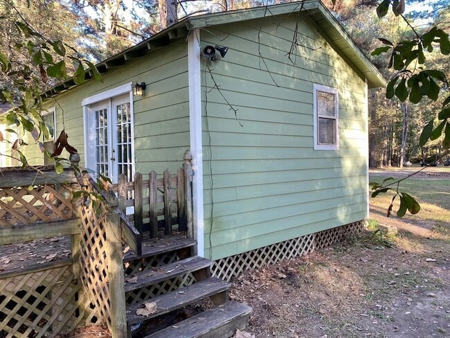 Building Photo - 460 County Rd 2212