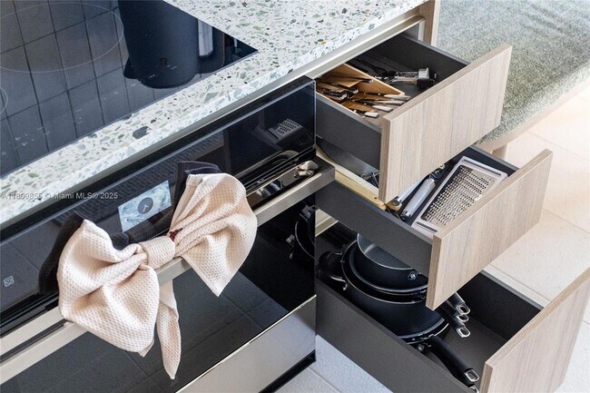 Building Photo - 159 NE 6th St