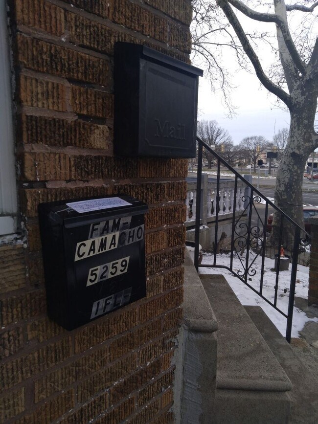 Building Photo - 5259 Whitaker Ave