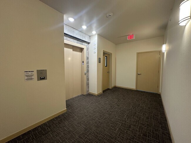 Building Photo - 3036 Triumph Dr