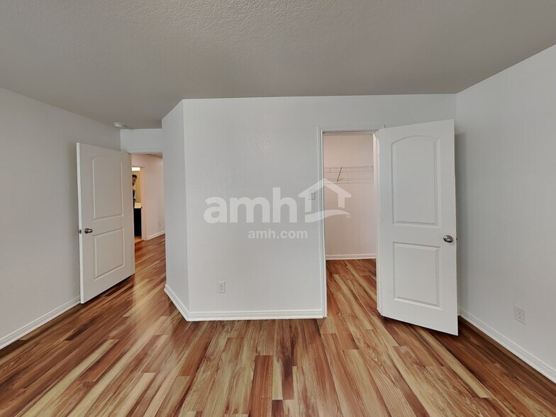 Building Photo - 12250 Commander Dr