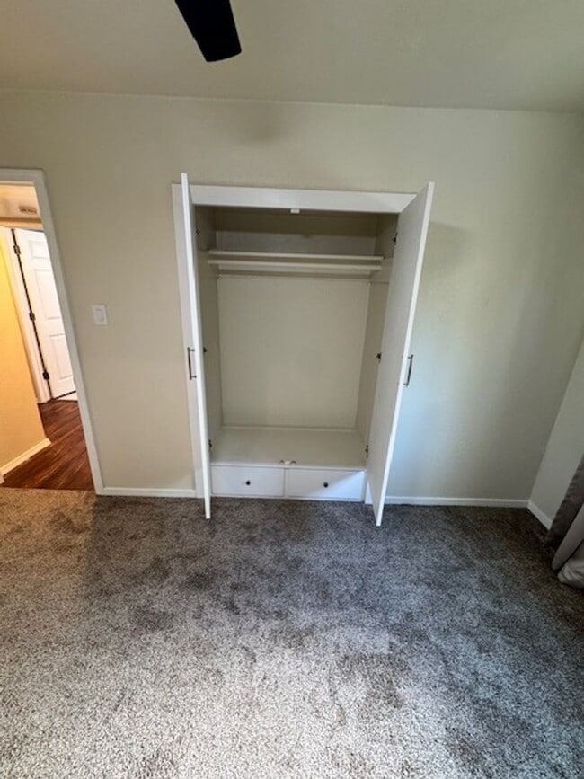 Building Photo - Recently Remodeled Home