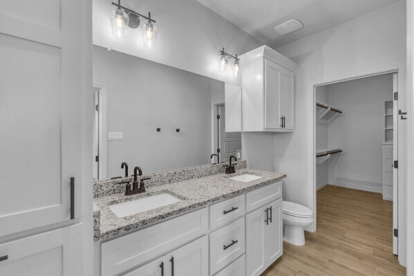 Building Photo - 15417 Palmira Ave