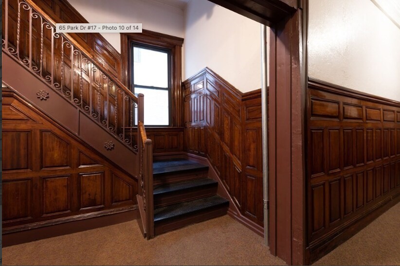 Building Photo - 65 Park Dr