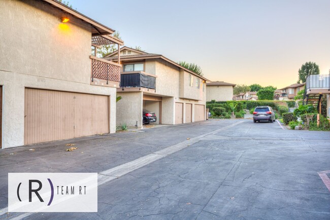 Building Photo - Vibrant and Spacious Condominum in Country...