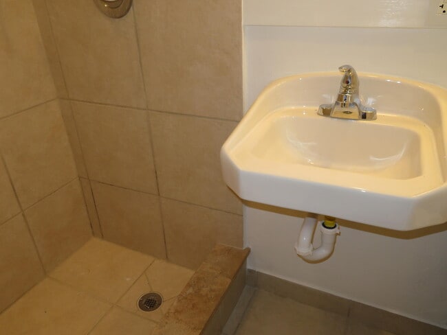 Building Photo - 340 Fleming Ave