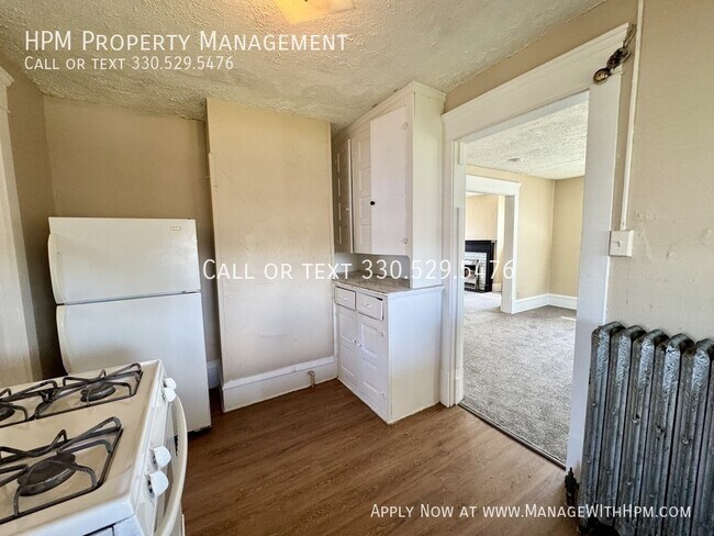 Building Photo - 1307 Woodland Ave NW