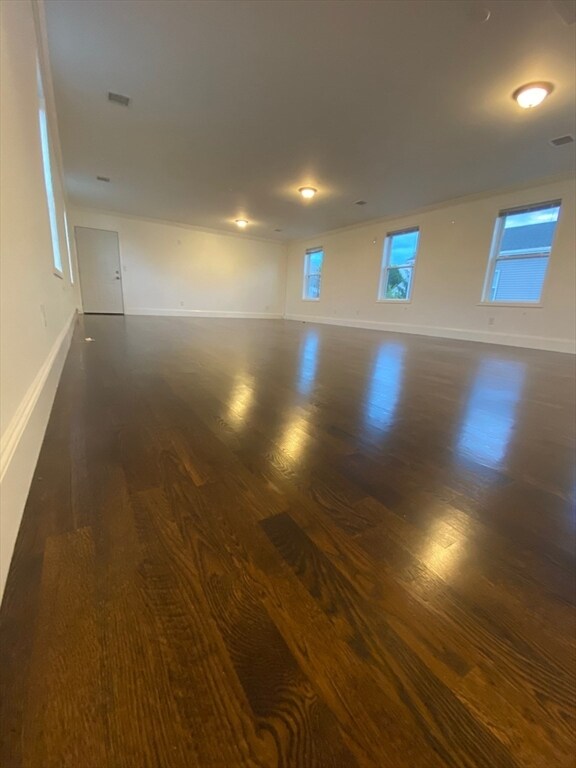 Building Photo - 373 Crescent Ave
