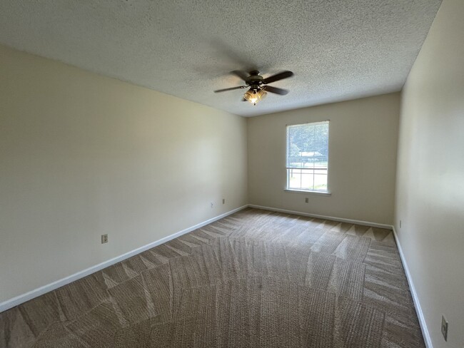 Building Photo - House for Rent
