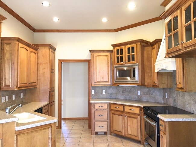 Building Photo - 813 W Windmill Ct