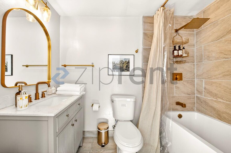 Building Photo - 12877 Borden Ave