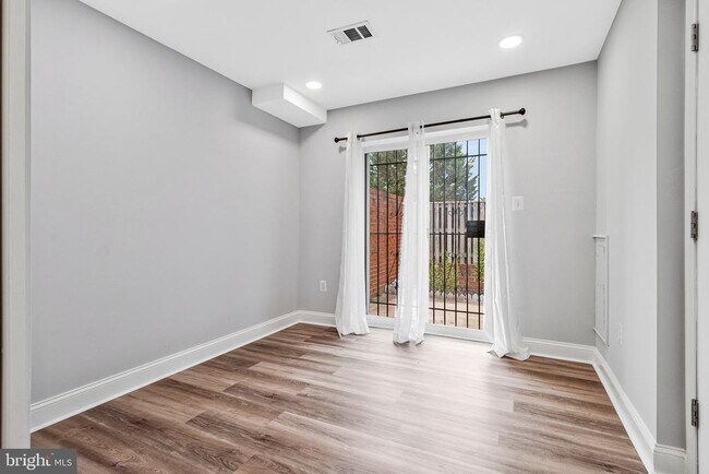 Building Photo - 2435 18th St NE