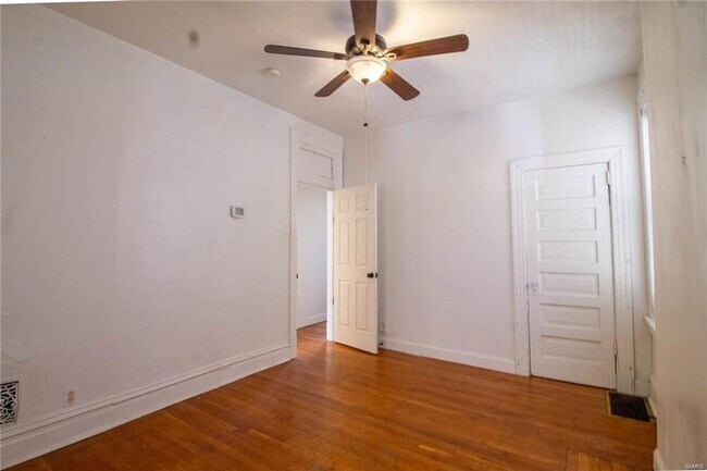 Building Photo - 3855 Botanical Ave