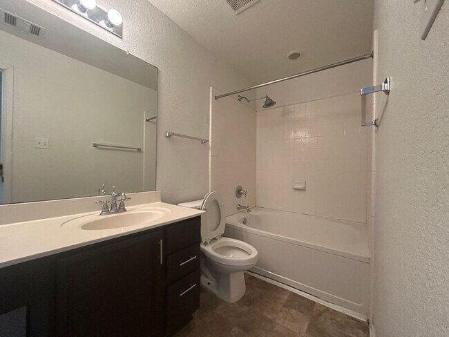 Building Photo - 1423 Range Finder