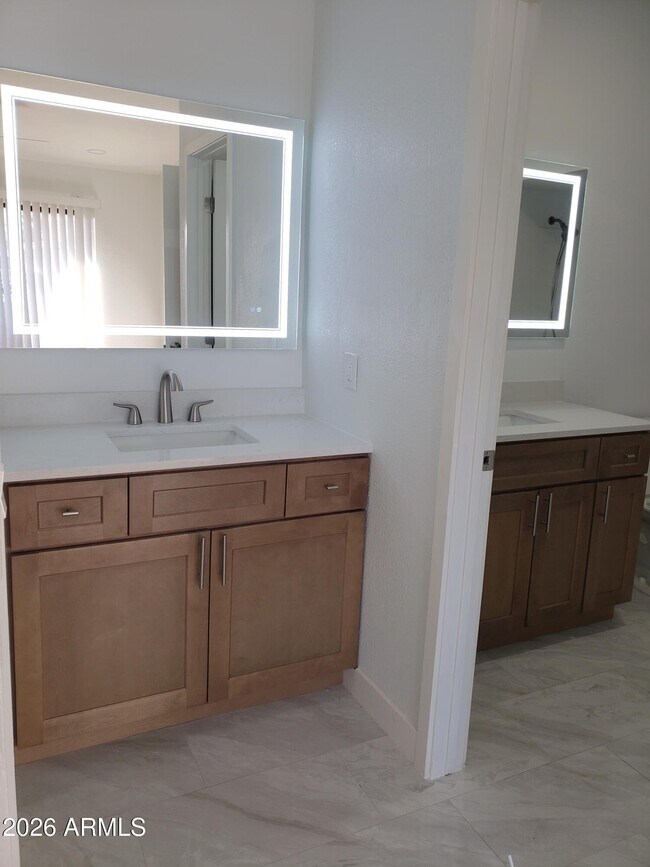 Building Photo - 5757 W Eugie Ave