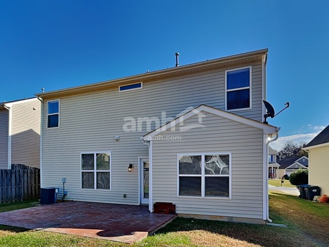 Building Photo - 511 Lindsborg Trl