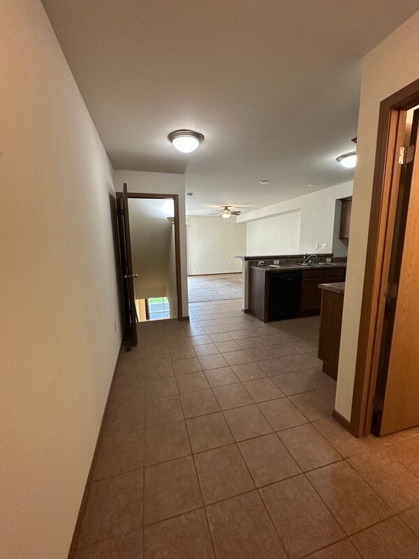 Building Photo - 155 33rd Ave SW
