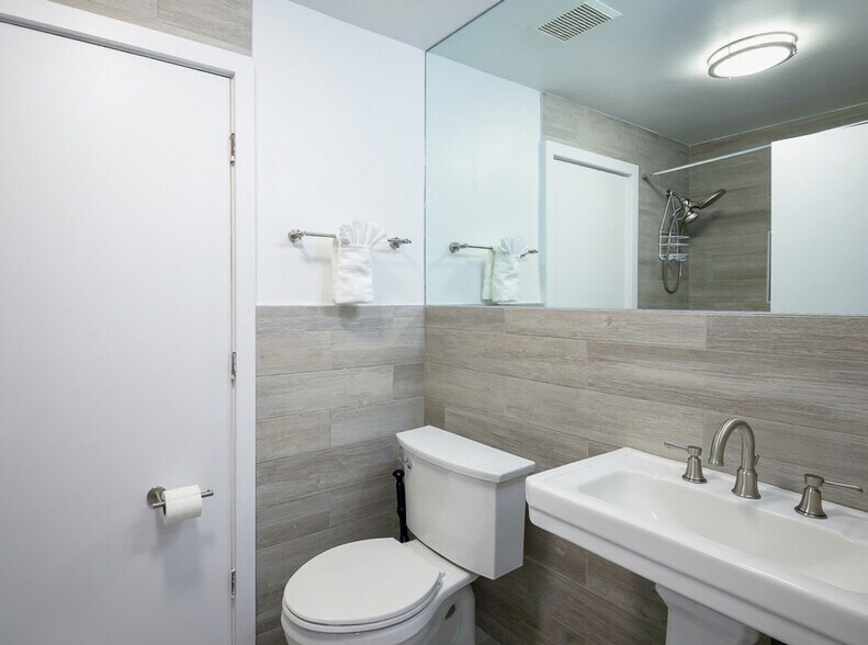 Building Photo - 440 M St NW