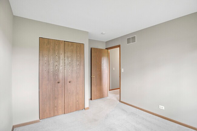 Building Photo - 737 Candleridge Ct