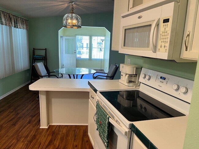 Building Photo - 5870 SW 59th St