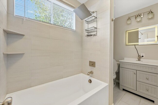 Building Photo - 5416 Winton St