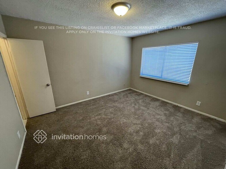 Building Photo - 6108 N 71st Dr