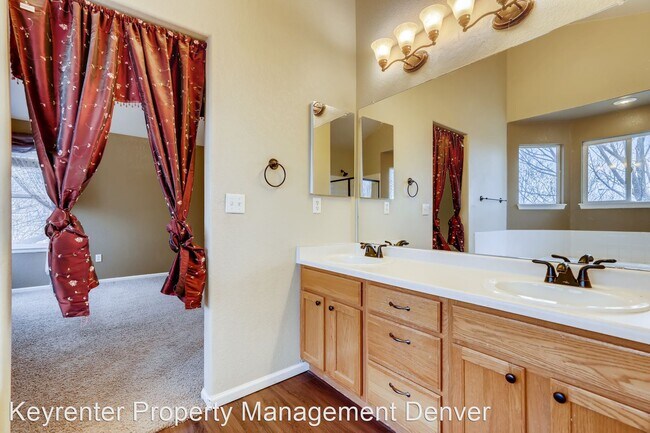 Building Photo - 6 br, 4 bath House - 1387 E 135th Pl