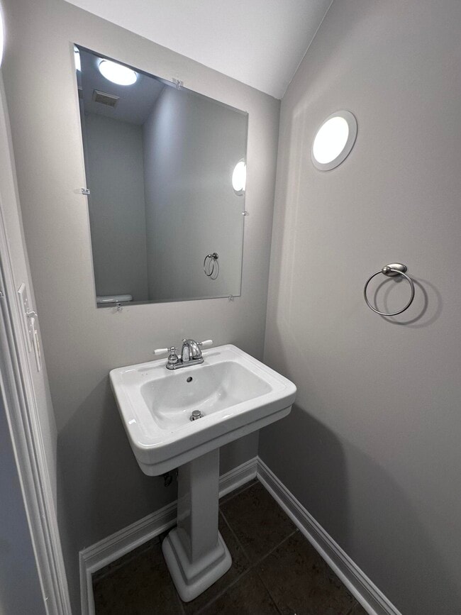 Building Photo - 209 Old Todds Rd