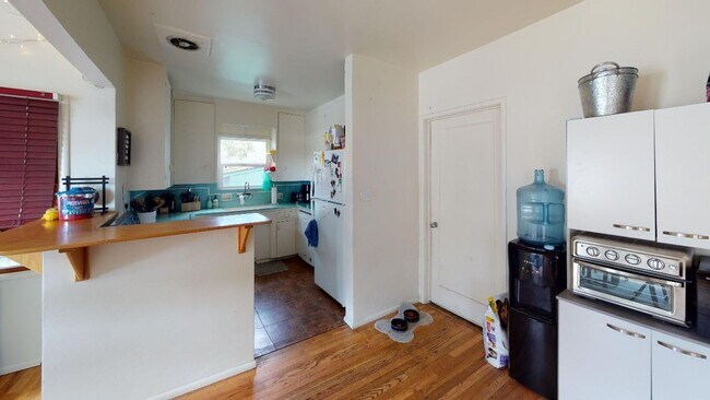Building Photo - 3 Bedroom 3 Bathroom House W/ Large Yard, Near Cal Poly, Available This Summer!