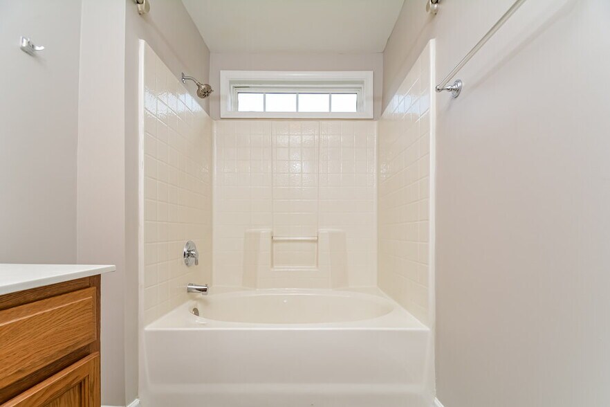 Building Photo - 3709 Blue Blossom Dr