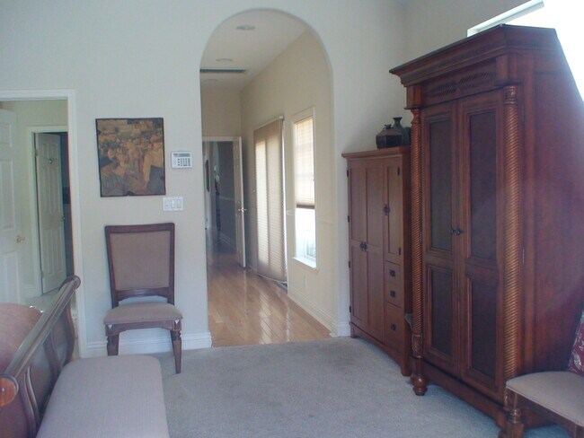 Building Photo - 14320 Hortense St