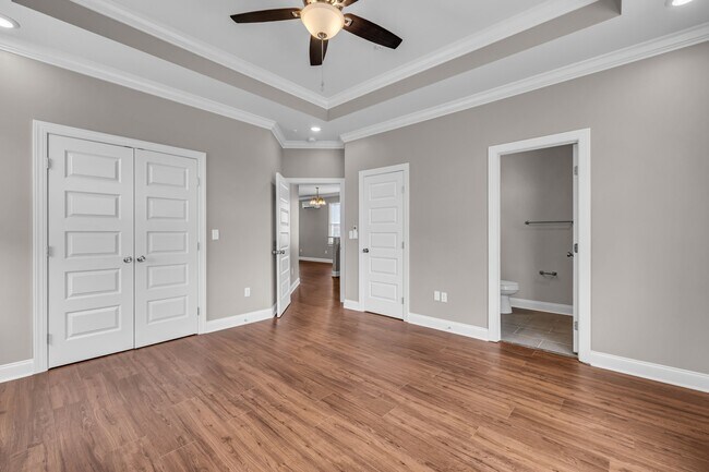 Building Photo - 702 Moore St