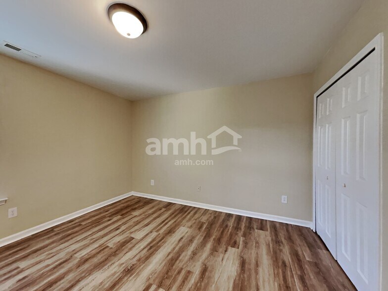 Building Photo - 3360 Merchant Ln