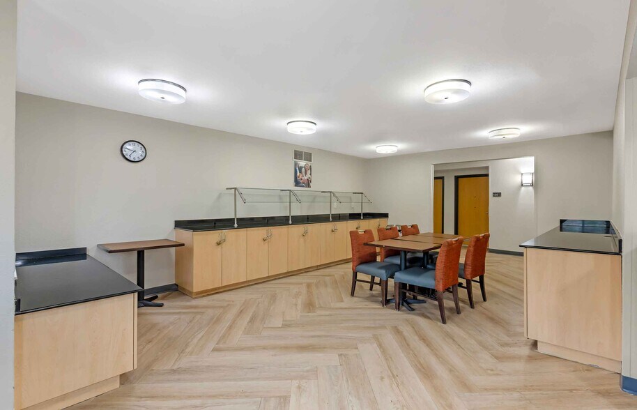 Building Photo - Furnished Studio-Orlando - Convention Ctr - Int'l Drive Area