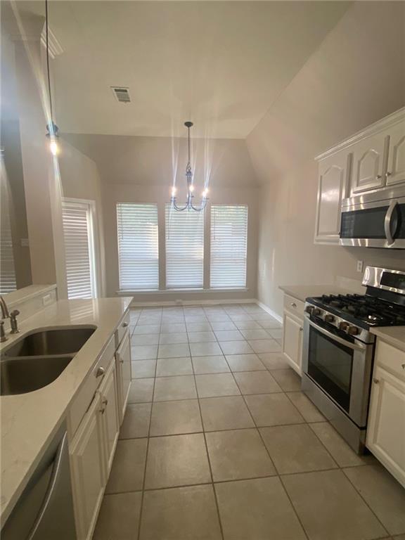 Building Photo - 114 Lazy Creek Dr