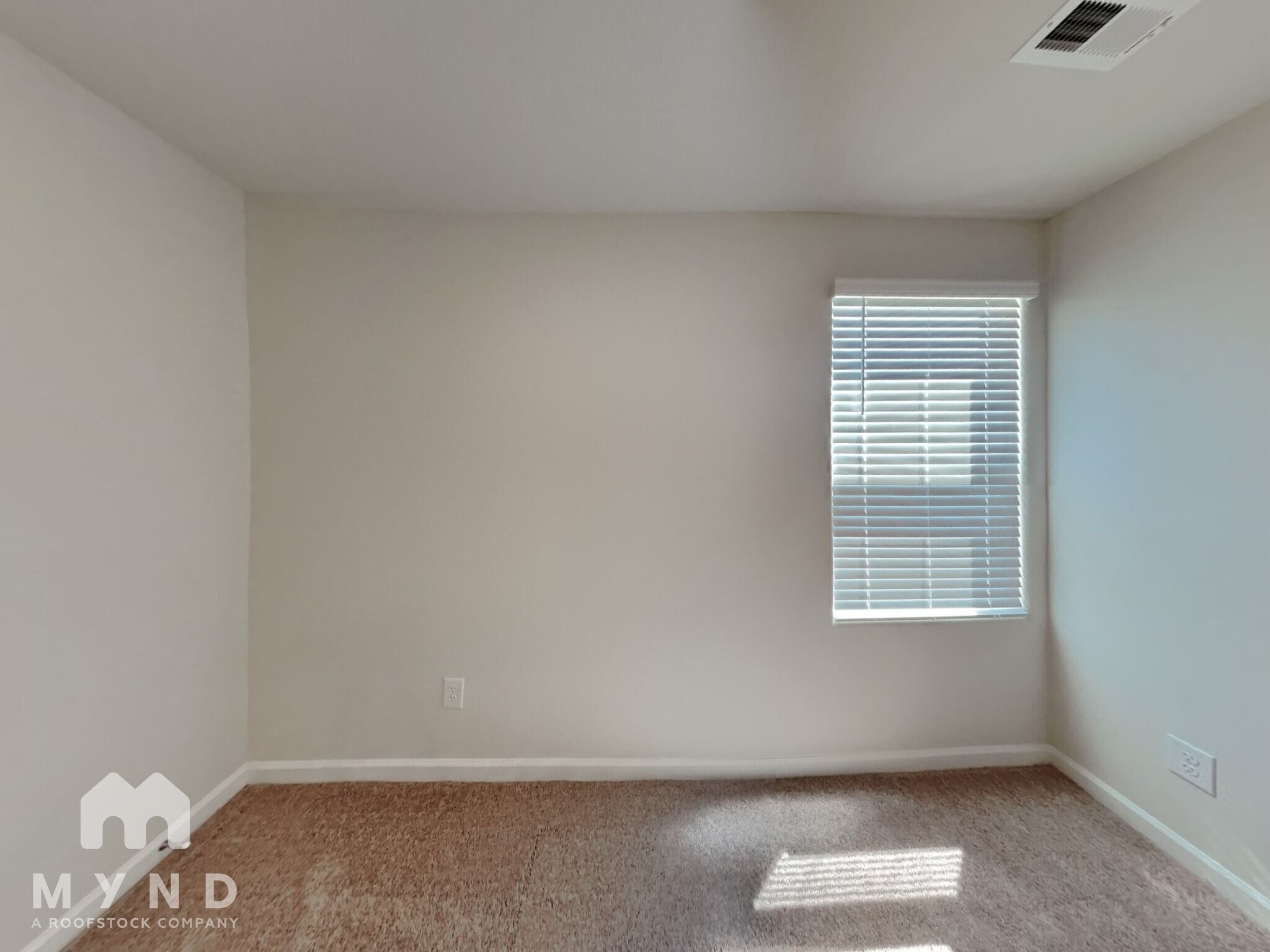 Building Photo - 326 Royal Mdw Dr