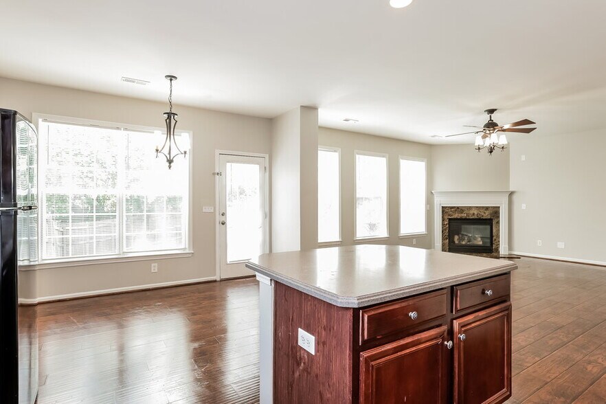 Building Photo - 4616 Burnt Fork Cir